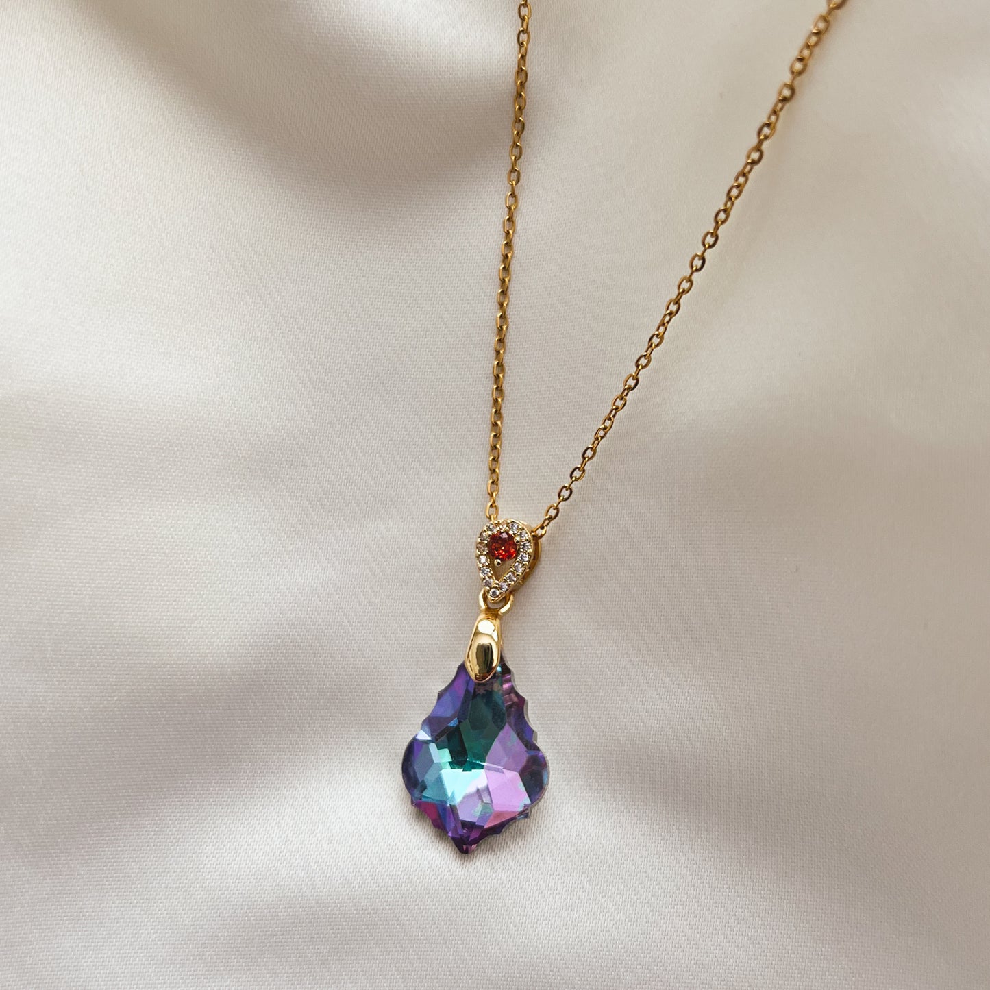 Ursula Teardrop Necklace