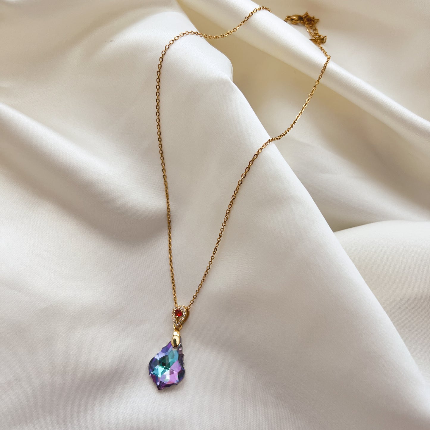 Ursula Teardrop Necklace