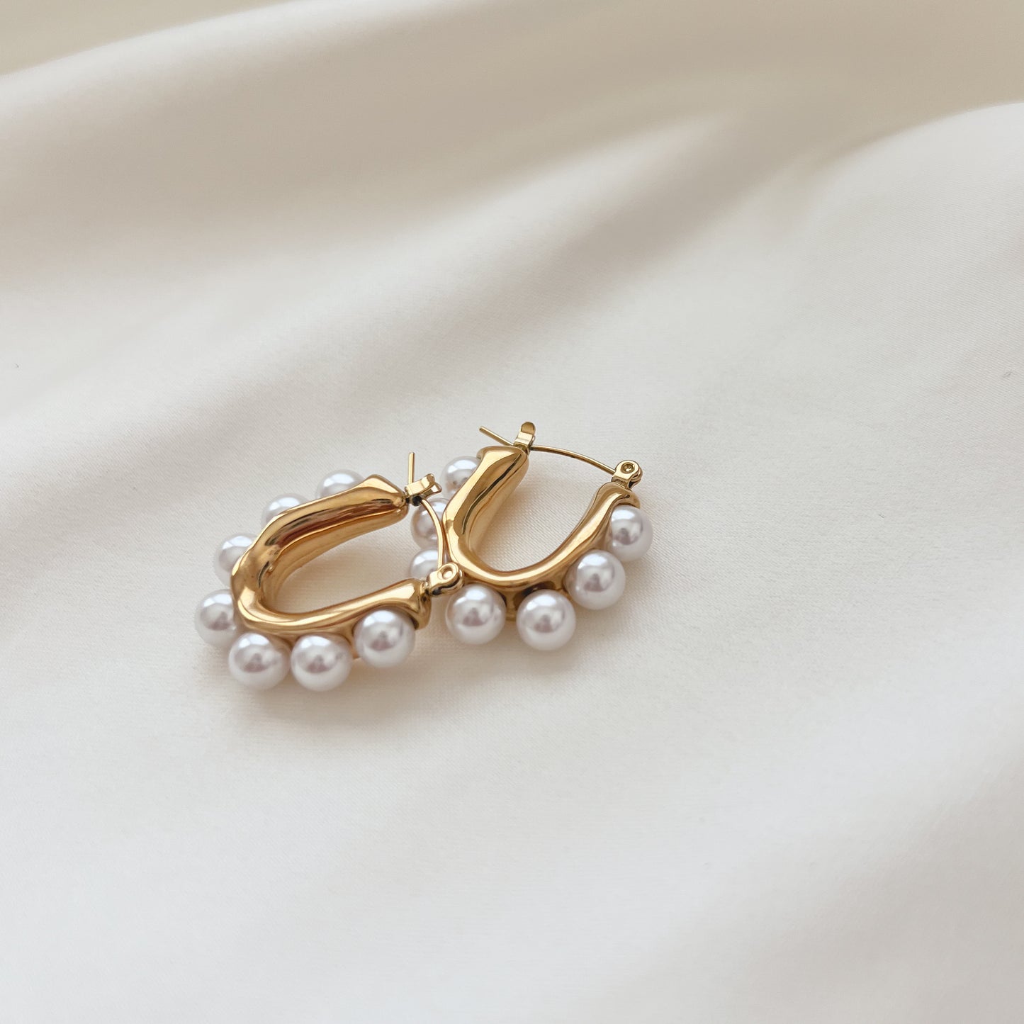 Muriel Pearl Hoop Earrings