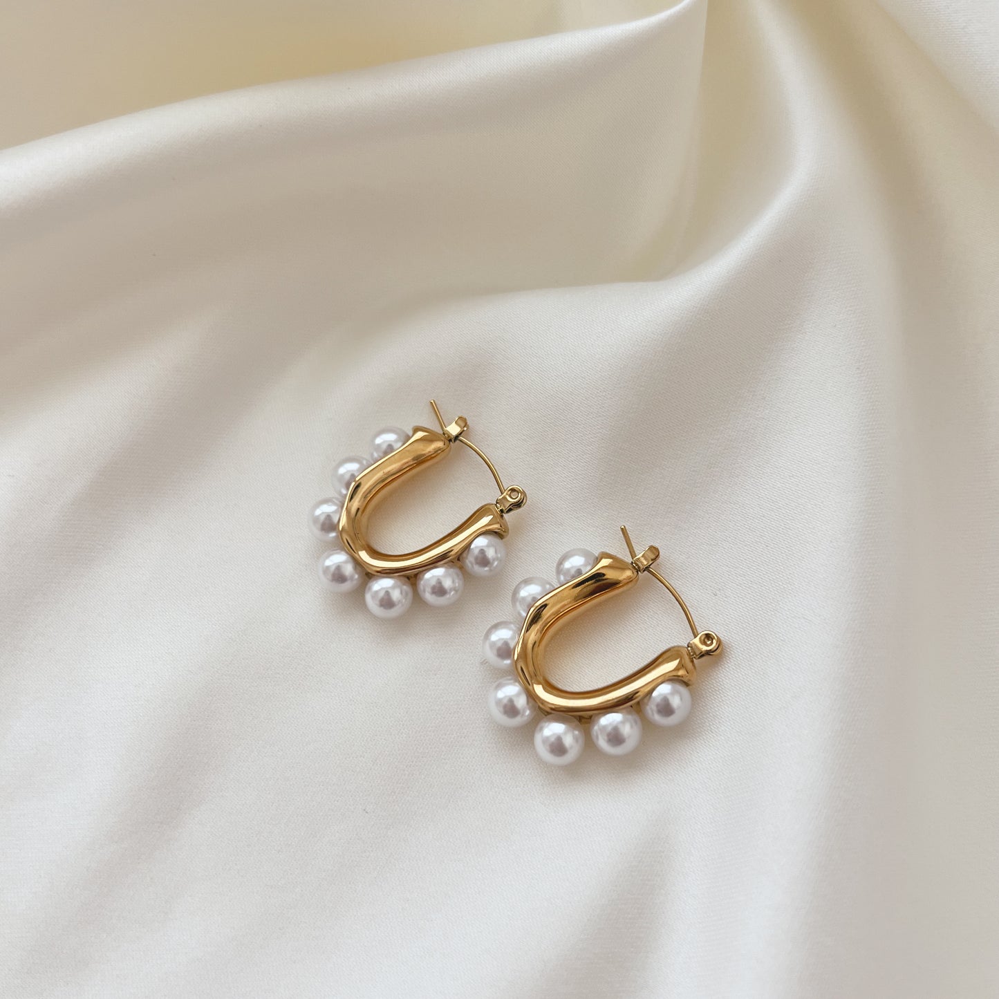 Muriel Pearl Hoop Earrings