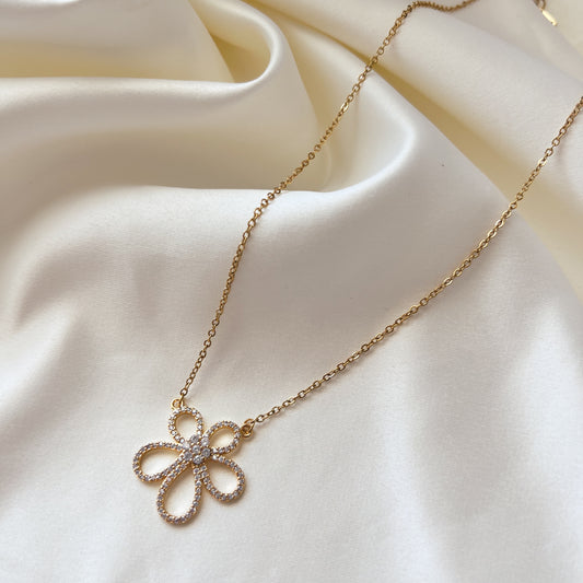 Sara Abstract Flower Pendant Necklace