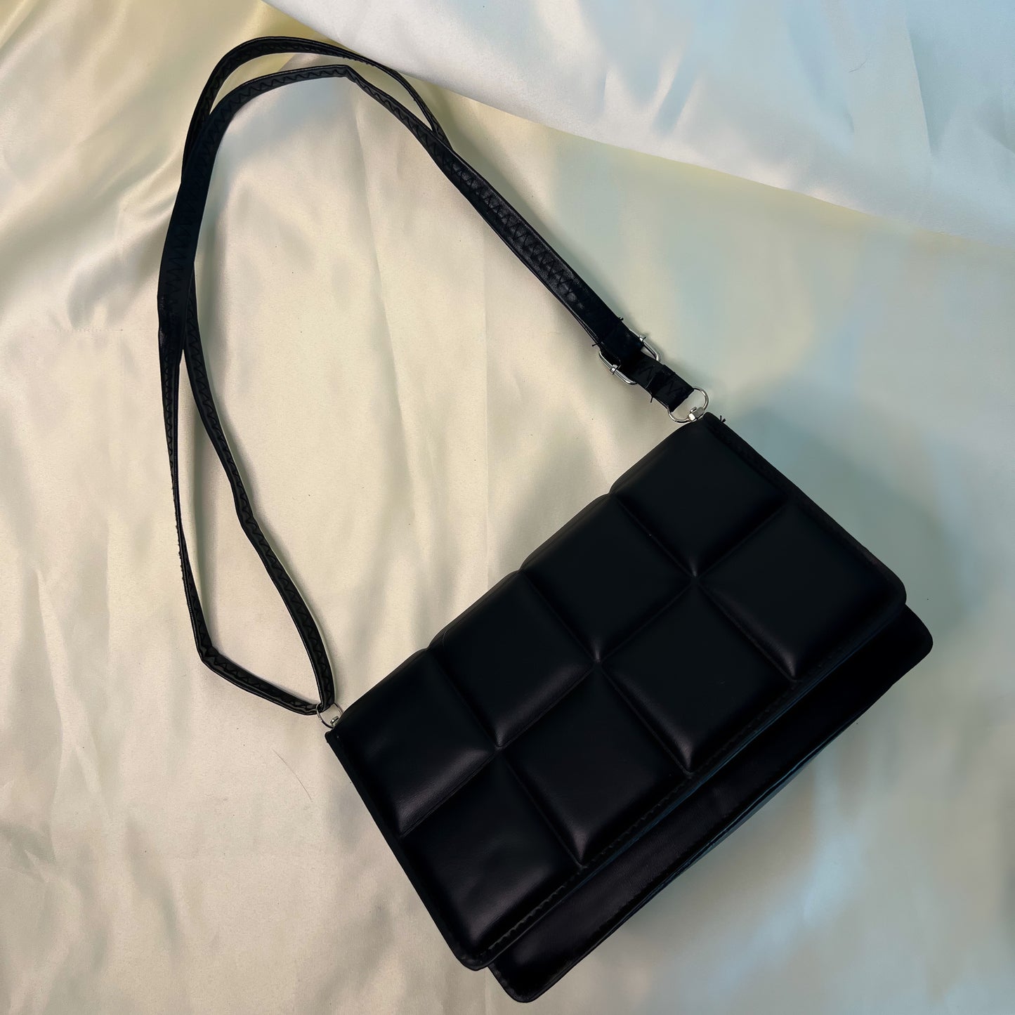 Andrea Crossbody bag